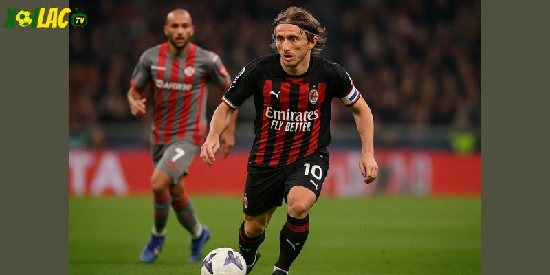 Luka Modrić nỗ lực nhưng Milan của Modrić thua Cremonese tại San Siro. Luka Modrić nỗ lực nhưng Milan của Modrić thua Cremonese tại San Siro.