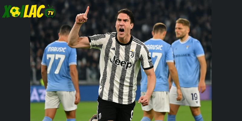 Dusan Vlahovic ăn mừng hat-trick trong chiến thắng 4-2 trước Lazio, sẵn sàng cho Juventus vs Atalanta Dusan Vlahovic ăn mừng hat-trick trong chiến thắng 4-2 trước Lazio, sẵn sàng cho Juventus vs Atalanta