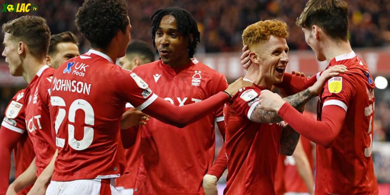 Đội hình huyền thoại CLB Nottingham Forest nâng cao cúp European Cup năm 1979